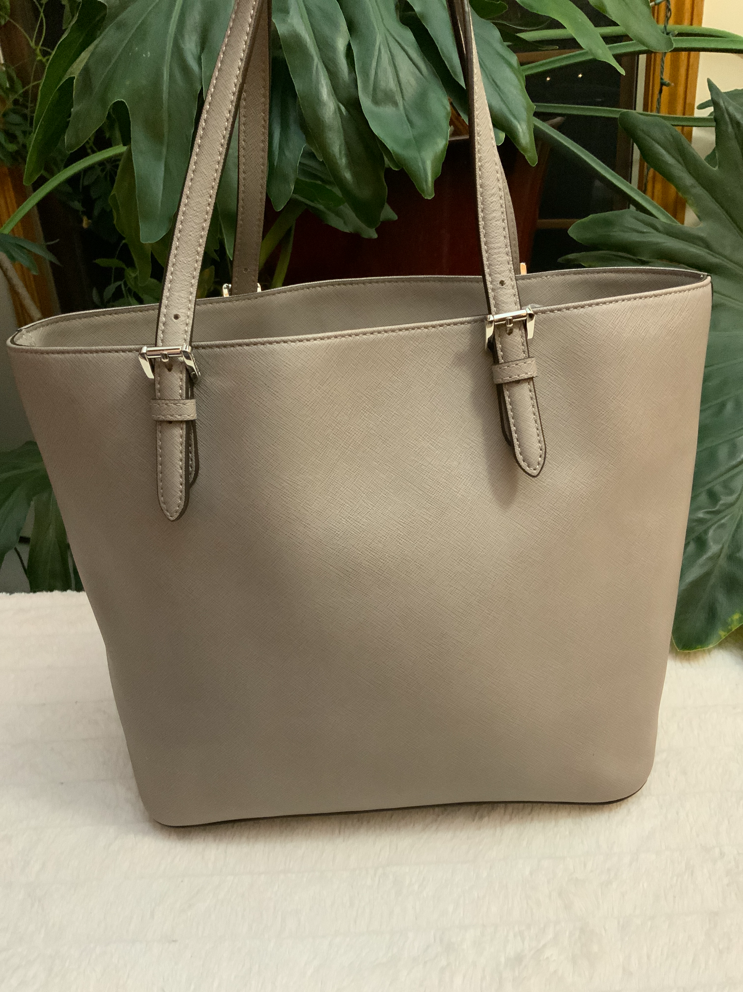 Michael Kors Jet Set snap pocket tote- gray