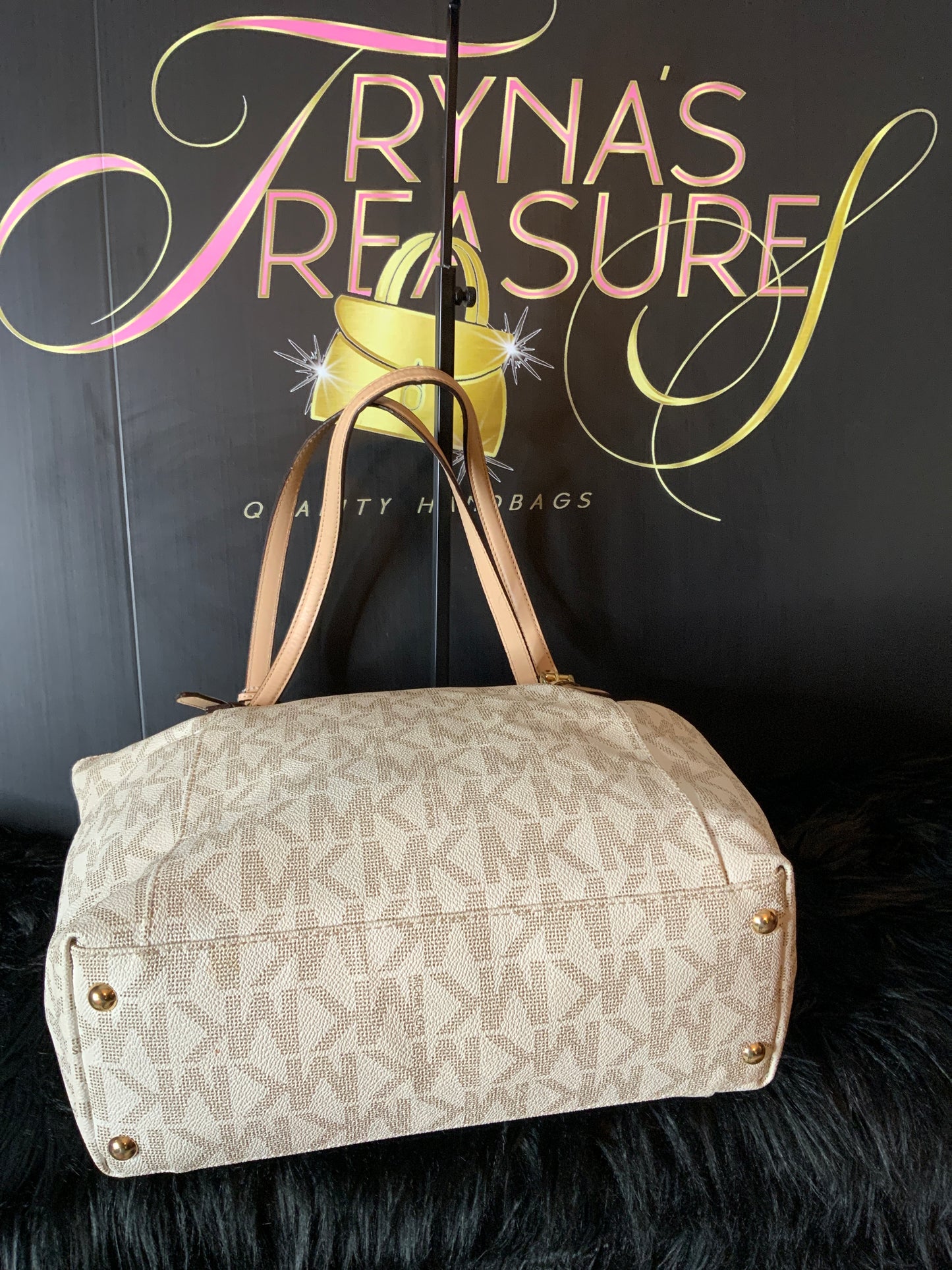 Michael Kors Large Jet Set Vanilla Tote