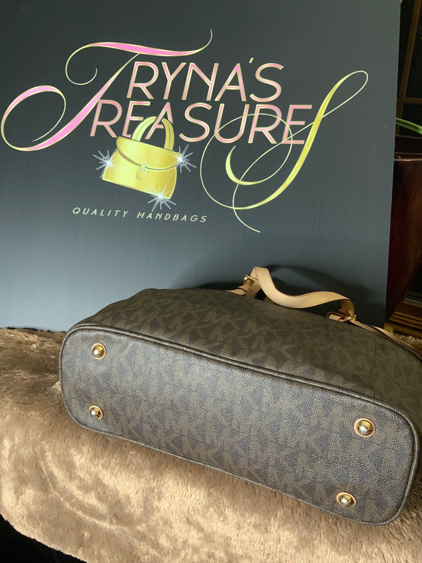 Michael Kors Large Carry All Tote