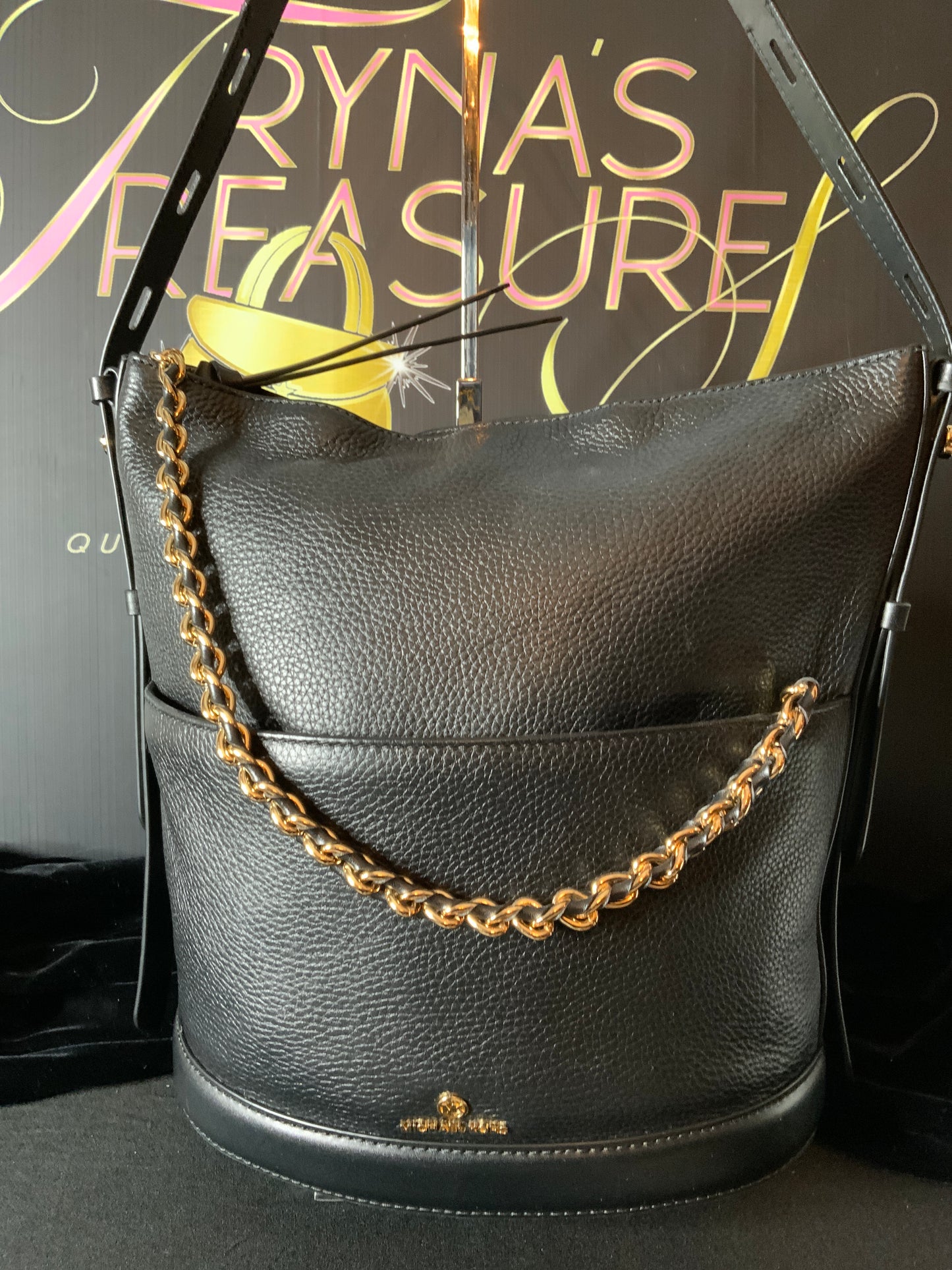 Michael Kors Reeese Large Shoulder Bag