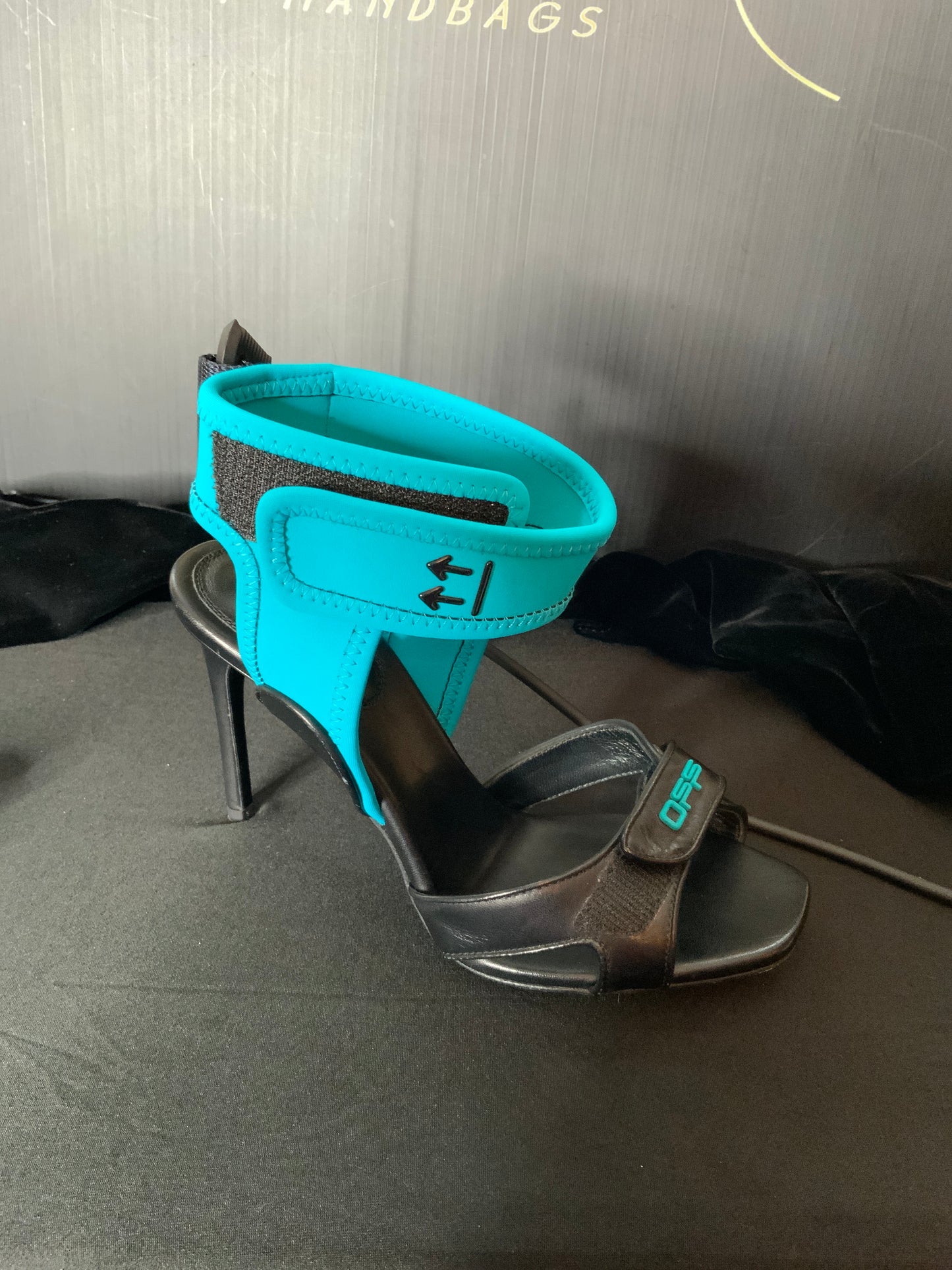 Off White Surf Logo Sandals