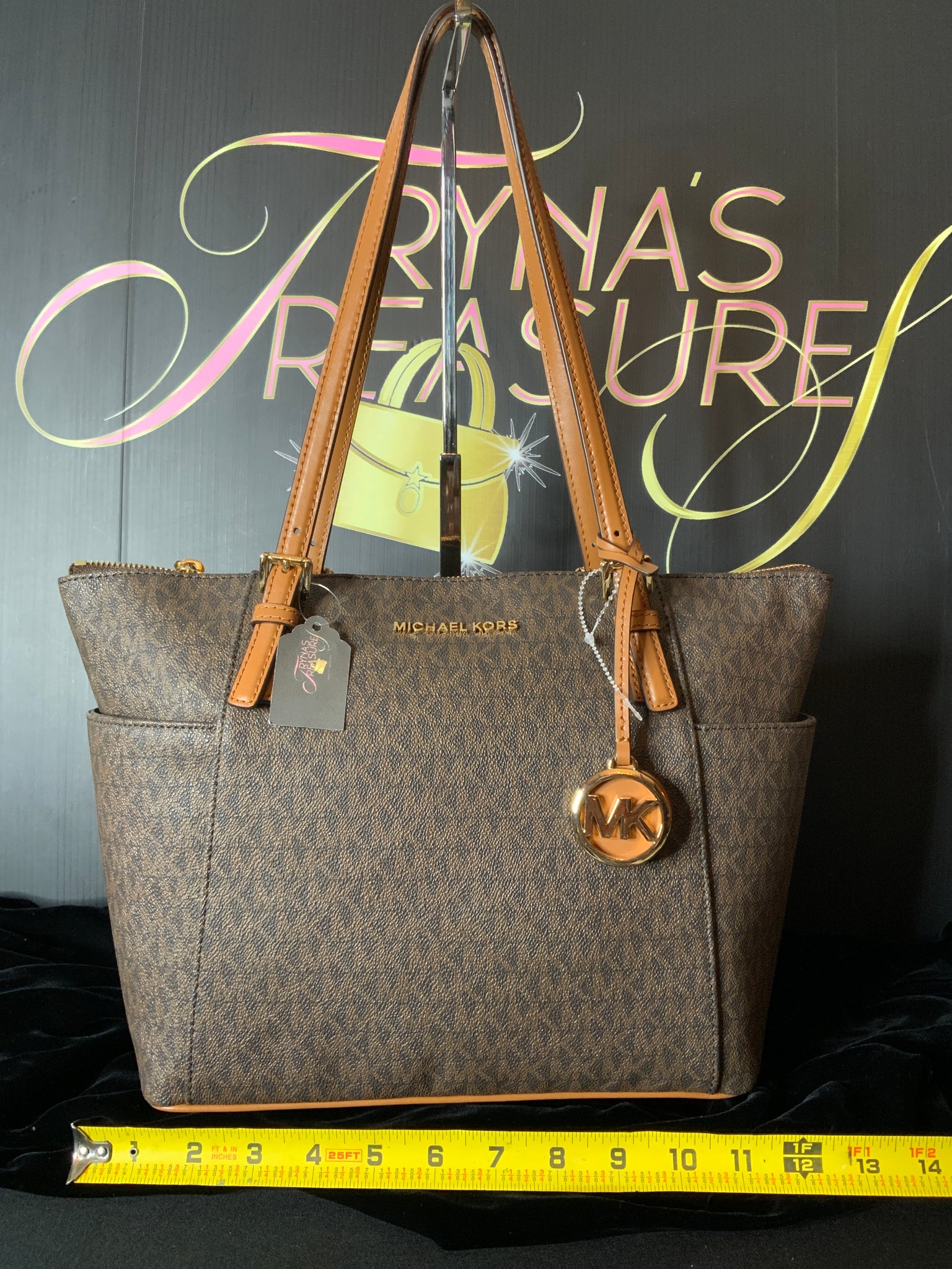 Michael Kors Monogram Bag, Women's Fashion, Bags & Wallets, Shoulder Bags  on Carousell