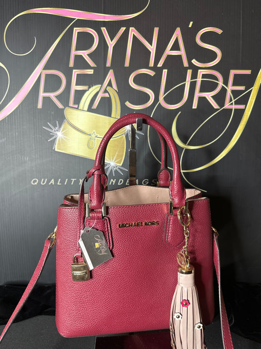 Michael Kors Mercer Messengers Bag