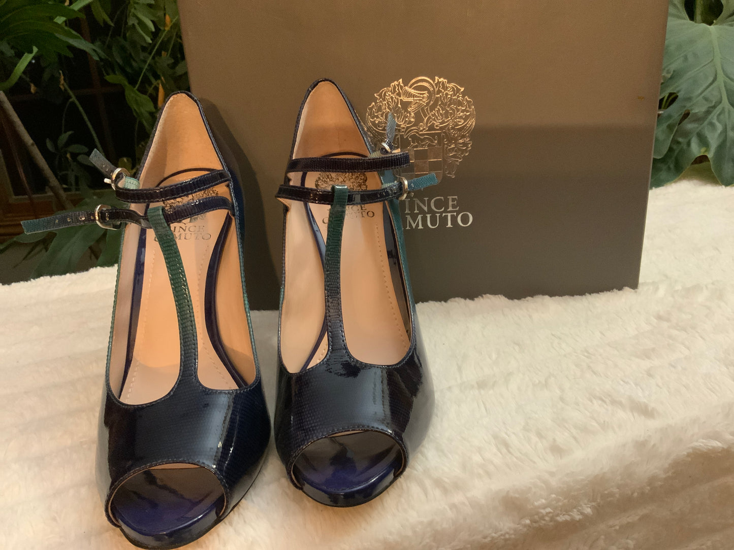 Vince Camuto VC-CARLII