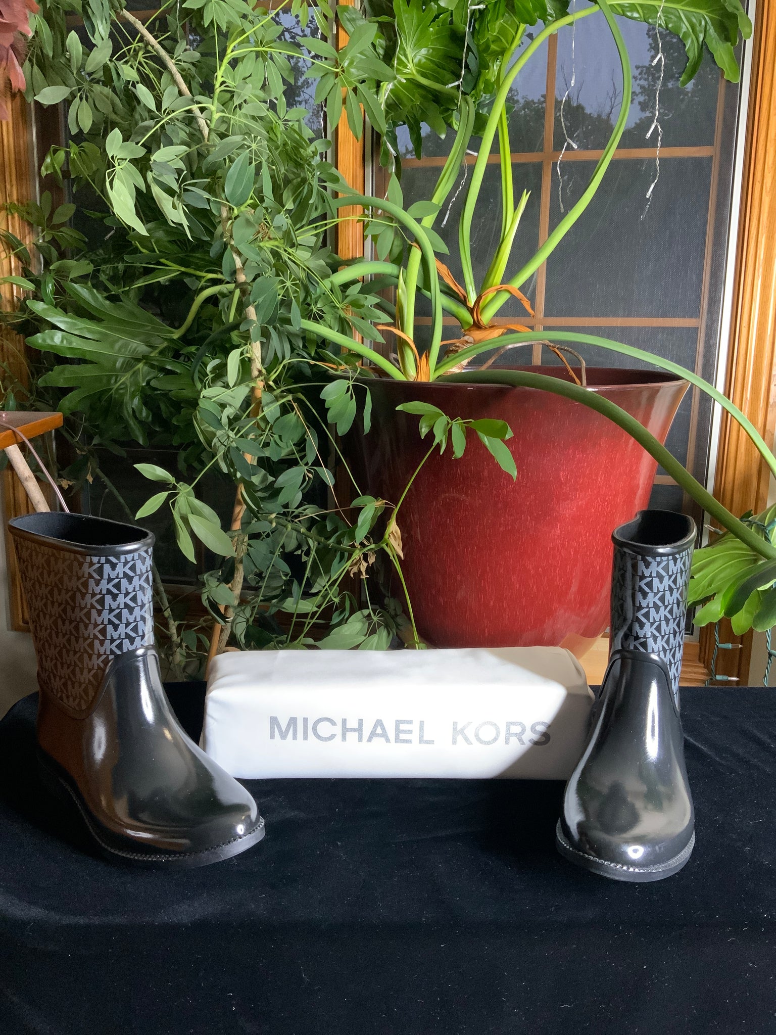 Michael kors sutter rain hot sale boots