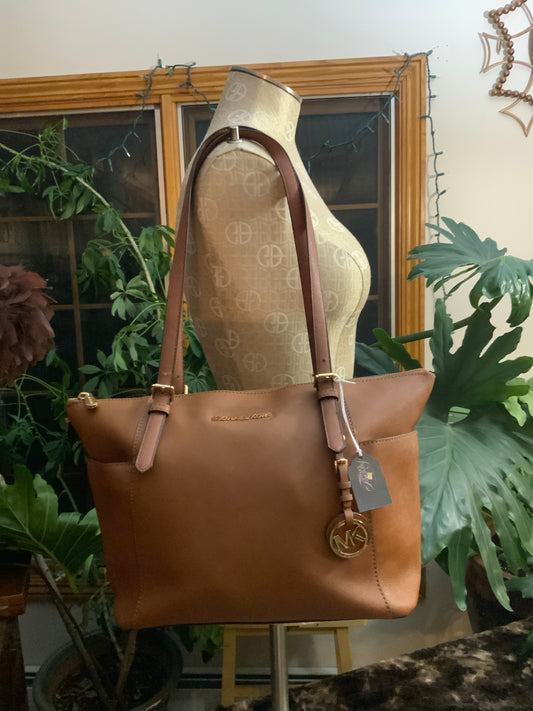 Michael Kors Jet Set Tote